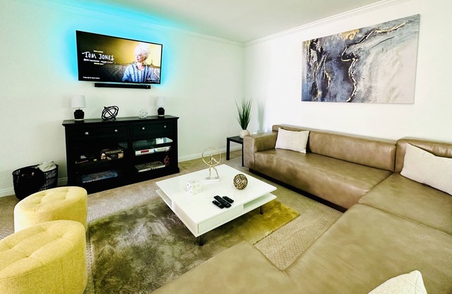 Summer Retreat in Las Vegas!nPool, Arcade, Pool Table & more….