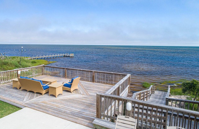 SUMMER SAVINGS - Soundfront Dog and Handicap Friendly w/Pool, Hot Tub, Elevator