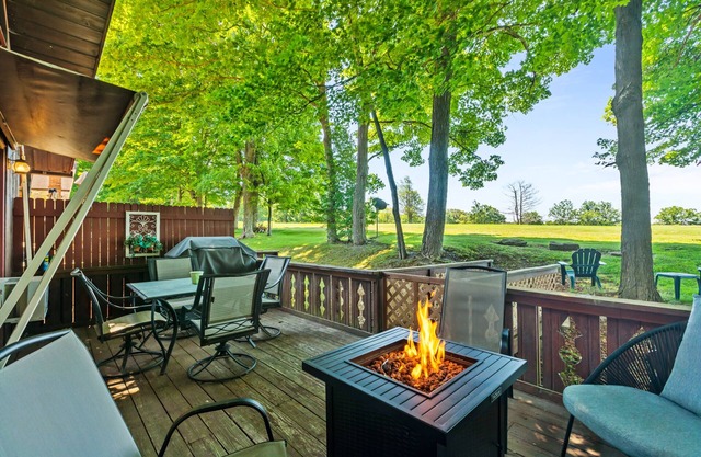 Summer Special! Indian Lake Chalet w/Dock & Golf – Relax & Unwind