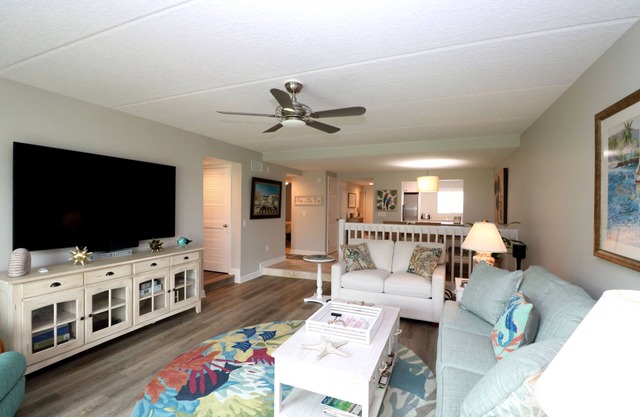 Summerhouse Oceanview 2 Bedroom 2 Bath Flat 122