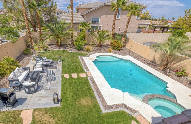 Summerlin South Villa 5BD + Private Pool & Hot Tub +Luxury Resort Like Amenities