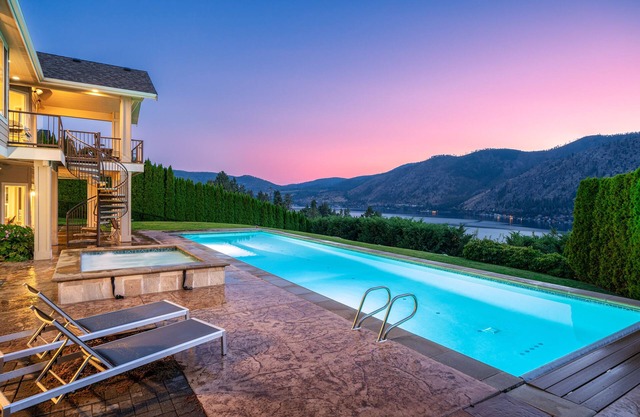 Summit Pool House, Hot Tub, Pool, 5 Bedroom 3 Bath, Lake Views, Game Room