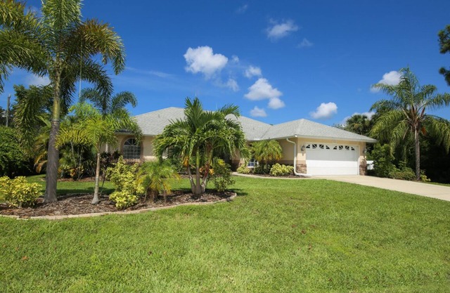 SUN, FUN AND RELAX IN THIS BEAUTIFUL PRIVATE POOL HOME