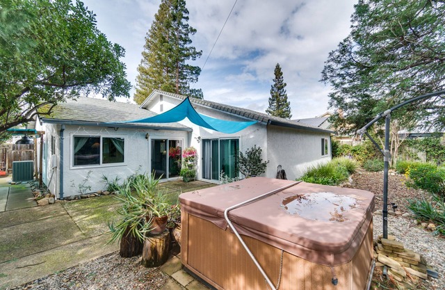 Sun-Kissed Orangevale Home w/Private Hot Tub!