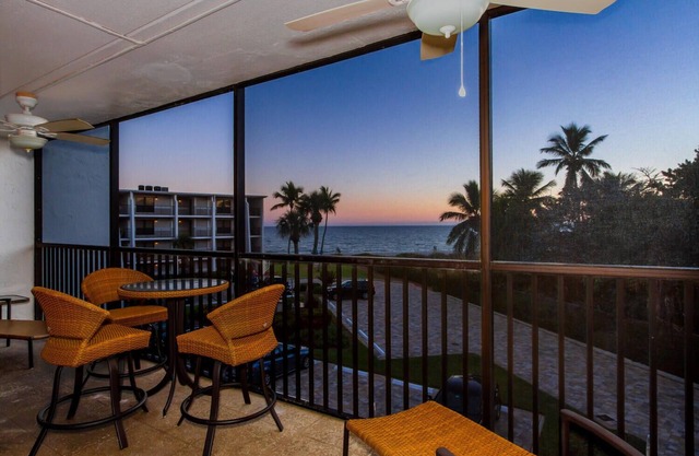 Sundial of Sanibel B307, Direct Beachview