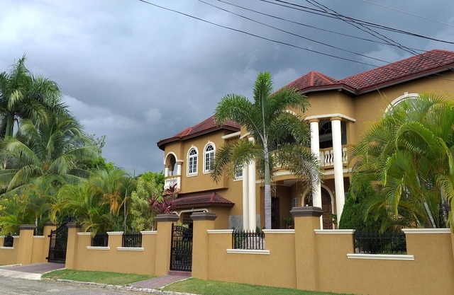 Sunflower Escape Grande ✔AC ✔Wifi ✔Free beach ✔Car$ ✔Parking