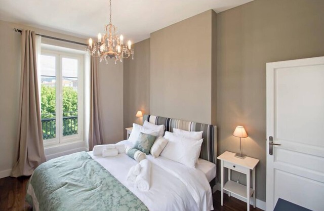 SunlightProperties GRIMALDI: Luxury 3bed - in Carre d'Or, with AC & Heating