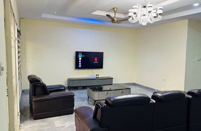 Sunlit Top Floor +Starlink Wi-Fi + Laundry Machine