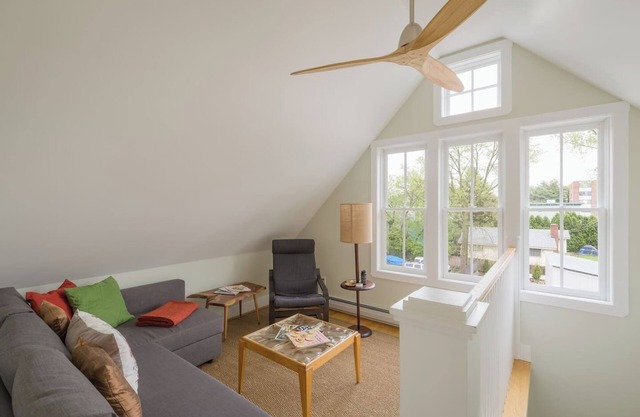 Sunny 3-Bedroom Apartment with Park and Lake View - Fully Registered & Licensed