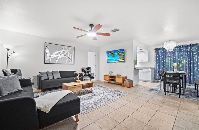 Sunny 3BR Oasis Water View Beach Gear Near Siesta Key