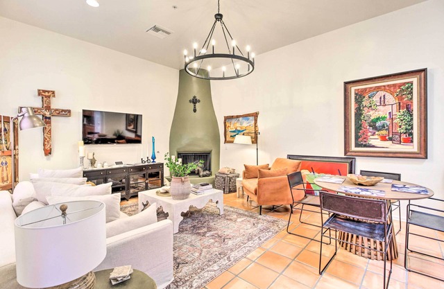 Sunny Adobe Retreat w/Hot Tub & Mtn Views!
