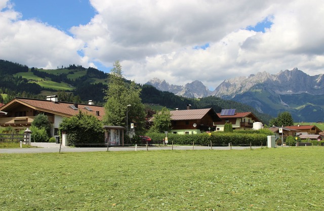 Sunny apartment with terrace in Reith near Kitzbühel