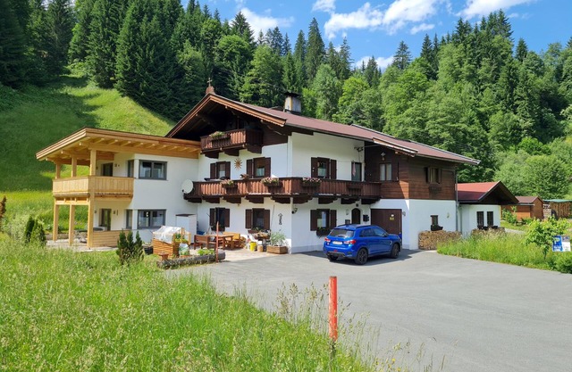 Sunny apartment near the ski lift