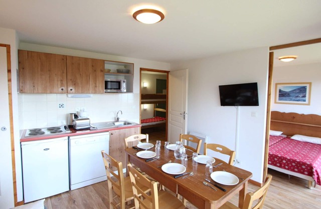 Sunny Apartment Near Slopes with Terrace and Ski Lockers