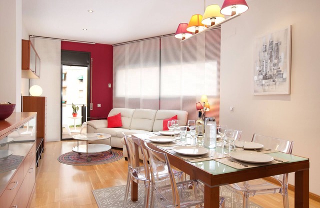 SUNNY ATTIC, 2 TERRACES, PRIVATE SOLARIUM, 3 ROOM, 2 BATHS. 3 MIN TO SUBWAY.