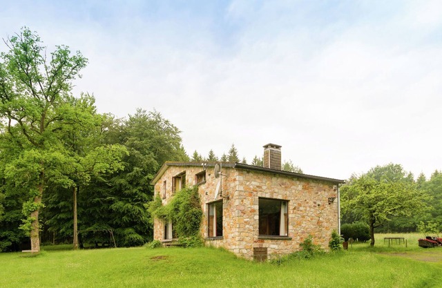 Sunny holiday home in Stavelot in the Houvegnez forest