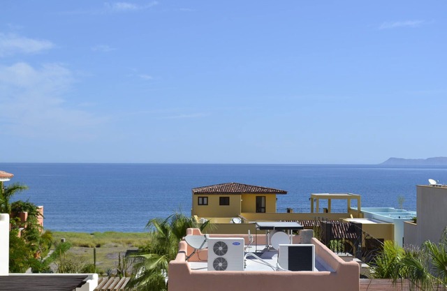 Sunny Loreto Bay Villa; steps to beach & pool; golf, kayak, snorkel, explore