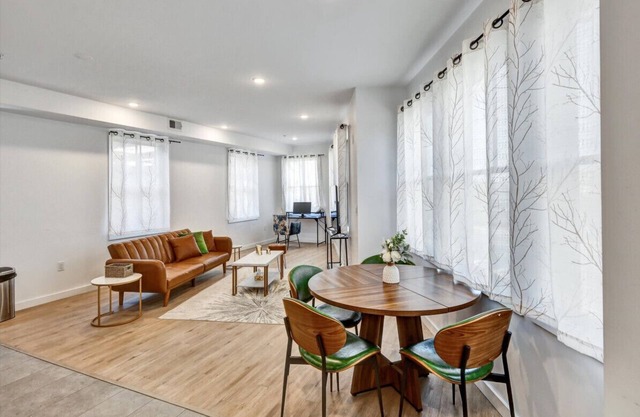 Sunny Luxury Apt. In Heart Of Newark!