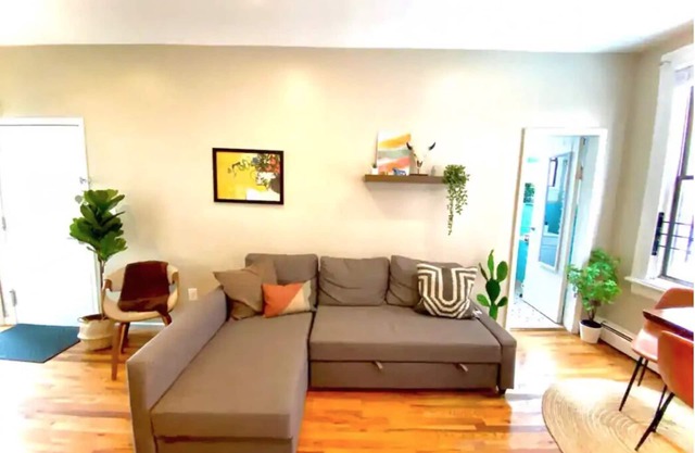 Sunny Modern FamFriendly 4BR/2BA Home 1 stop 2 NYC