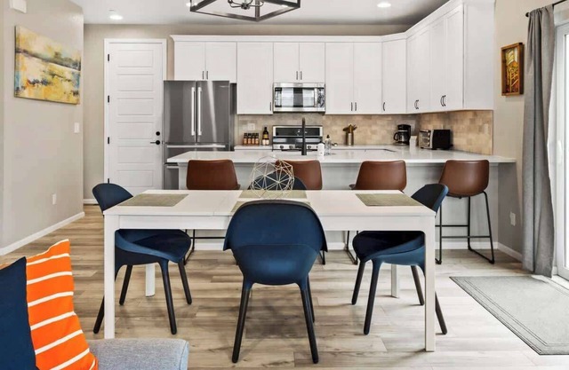 Sunny & Quaint Hidden Gem w/Office | Dog Friendly