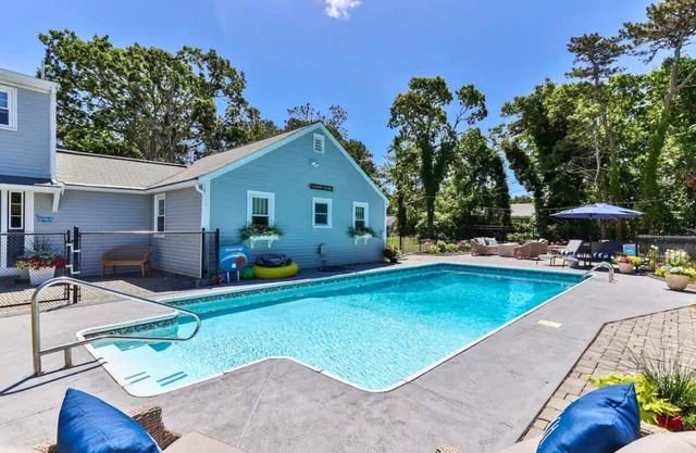 Sunny Rays: Where Poolside Bliss Meets Ocean Breeze!"