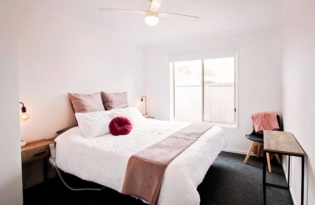 Sunny Shackell. Echuca Moama Holiday Accommodation