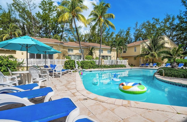 Sunrise Beach Villas - Stunning, Ocean View Poolside Villa With Beach Access
