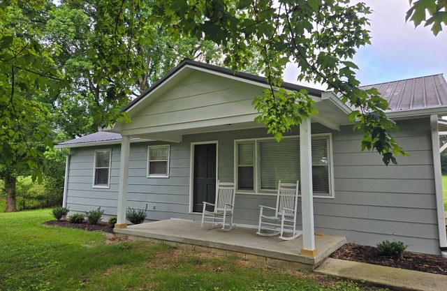 Sunset AcresnNewly renovated 2 bedroom and 1 bath in Cookeville,TN