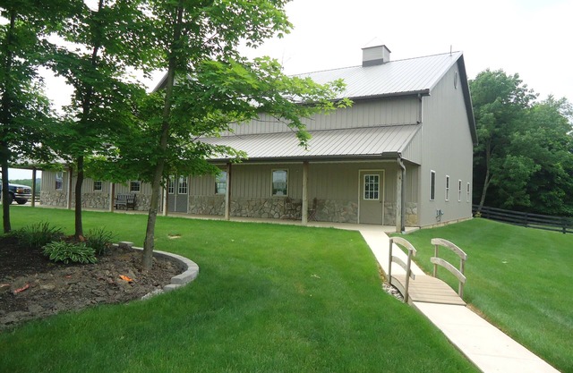 Sunset Apartment- Peaceful Country Setting- Reasonable Distance to Hocking Hills