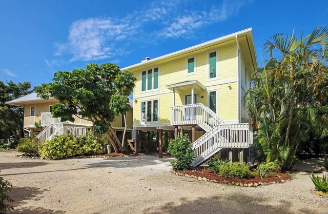 Sunset Captiva 17 Captiva Island Beach Side home with pool/dock/tennis