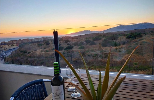 SUNSET DIVINE -NUEVO- Views, Terrace , Pool , Garage- Fibre