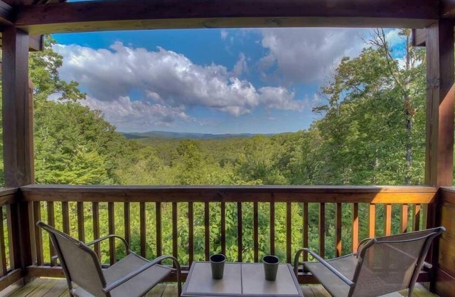 Sunset Lodge- 2 BDR with Billiards | Large Stone Fire Pit | Views Galore