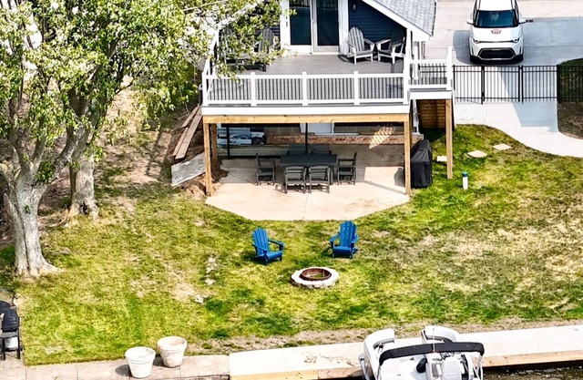 SUNSET LOFT Waterfront retreat, best sunsets on Indian Lake ~ Free Kayak use