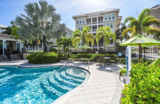 Sunset Margarita - Pet Condo Near Anna Maria w/Pool, Bikes & Easy Beach Access