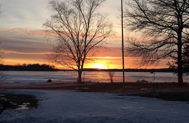 Sunset Point Cottage on Lake Minnetonka