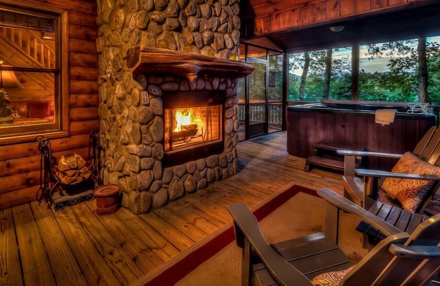 Sunset Ridge- Wooded Setting | Screened Deck | Relaxing Hot Tub