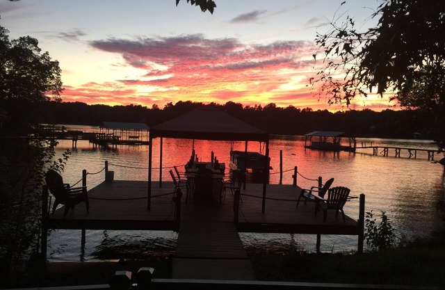 Sunset Serenity/Kayaks Included/Beach Fire Pit/Pier Fishing