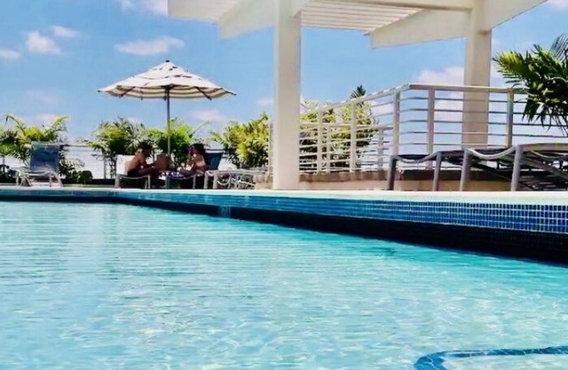 Sunset Views! Resort-Style Oasis. LRG 1 BR PRIME location in Miami, FREE parkg.