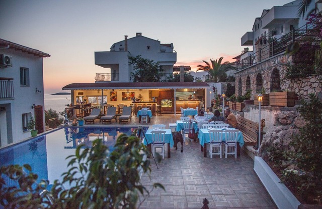 Sunset Villa Hotel