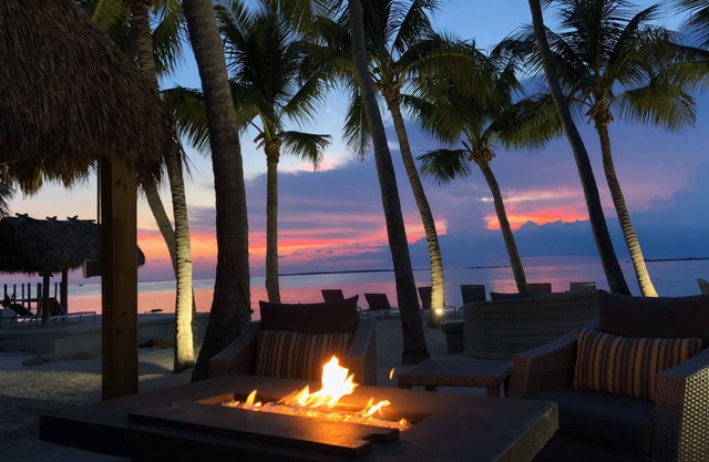 Sunset Villas: Bayfront Beach Compound *28 Night Min*