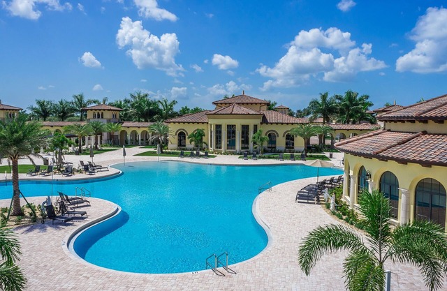 Sunset/water views. Luxurious resort community. Clean! Beautifully decorated!