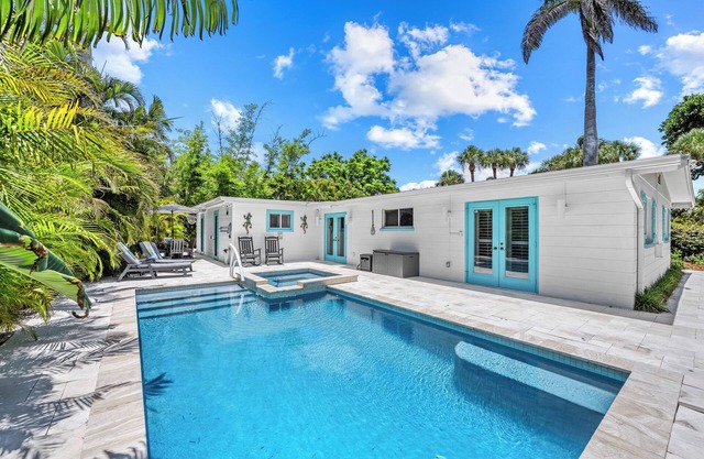 Sunset West | Private Pool, Spa, Near Siesta Key Beach & Siesta Key Village
