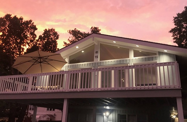 SUNSETS IN OCEAN BEACH PARK: 6 QUEEN BEDS W/1MIL DOLLAR VIEW OF ATLANTIC OCEAN!