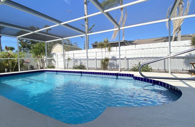 Sunshine Oasis 2 With Heated Saltwater Pool Just Minutes to Gulf Beaches