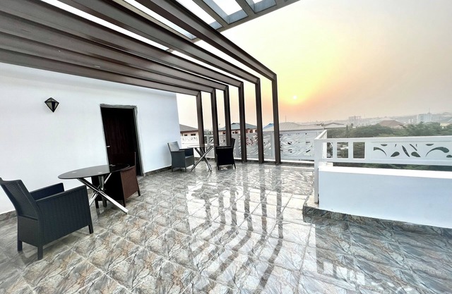 SUNVIEW PENTHOUSE CONDO 24hrs LIGHT, AC & WIFI