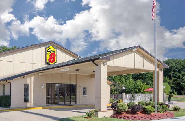 Super 8 by Wyndham Clarksville AR