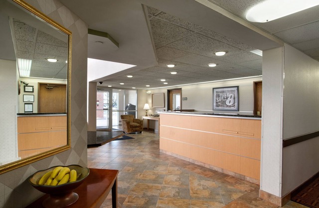 Super 8 by Wyndham Madison South
