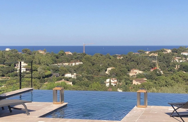 Super house, Sea View, Beach Private + private Boat, tennis, swimming pool