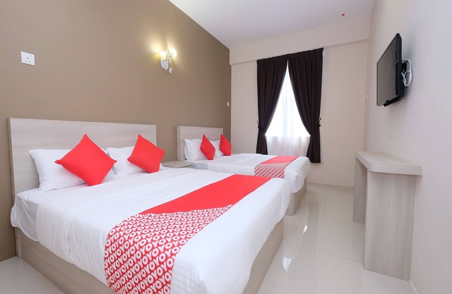 Super OYO 43935 Mancalin Hotel