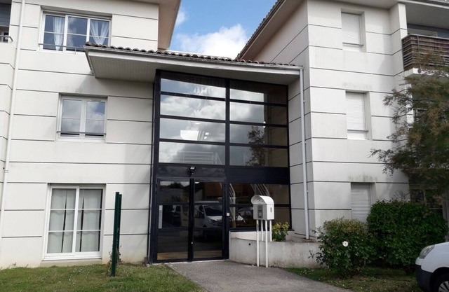 Super sunny T2 apartment, 2 adults and 1 child near the beach
